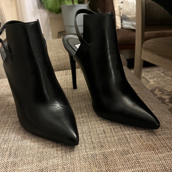 Steve Madden Black Slingback Heel - Picture 3 of 5